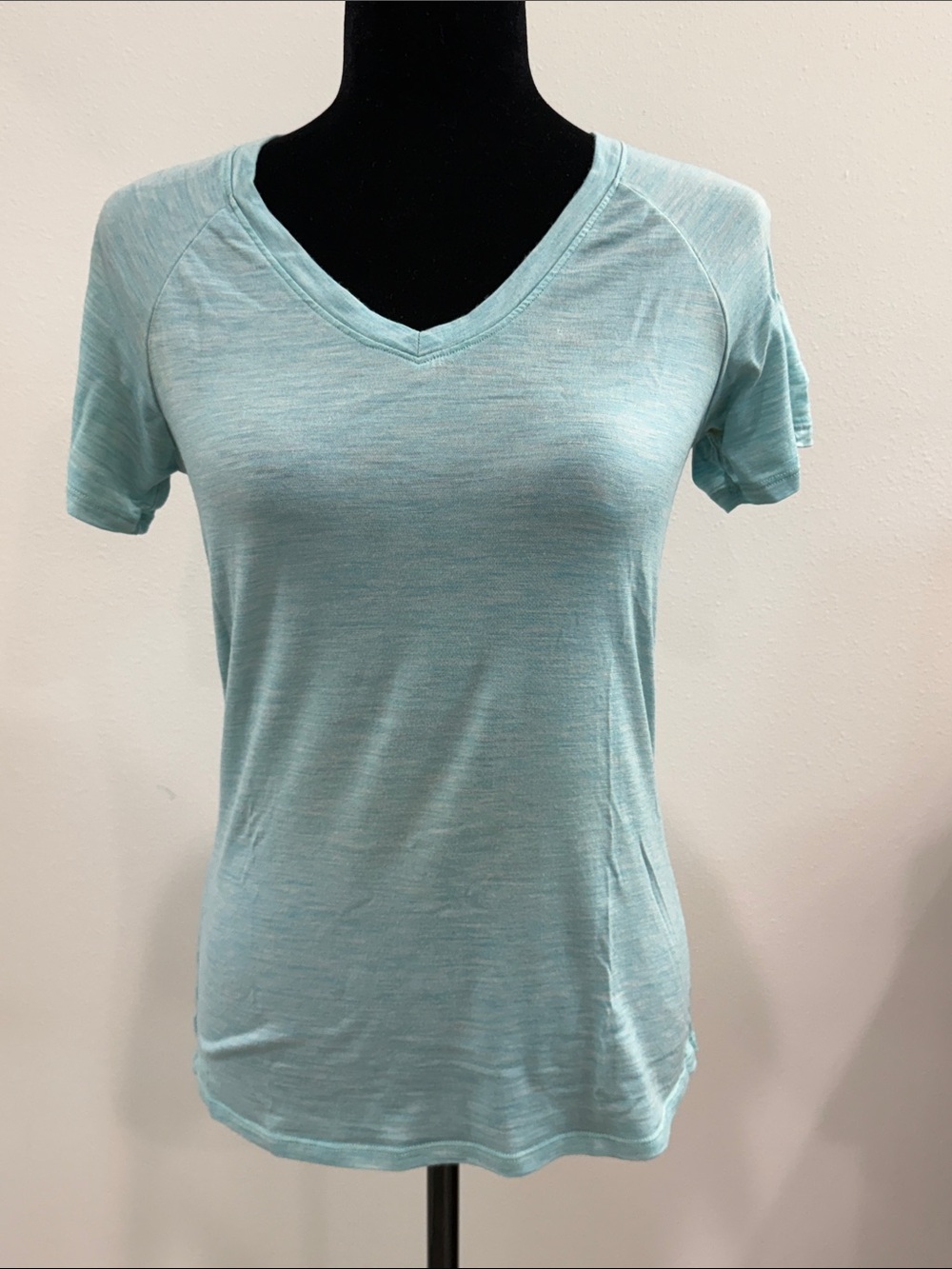 XS Merino blend V-Neck Women's Tee in breezy aqua from WoolX